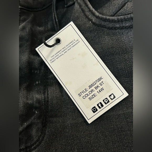 New! Judy Blue High Rise Distressed Skinny Fit Denim Jean Capri Womens S… - Picture 9 of 15